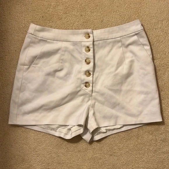 Petite studio button-front shorts - Picture 2 of 3
